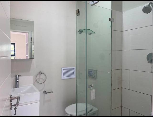 0 BEDROOM PROPERTY TO RENT IN RONDEBOSCH